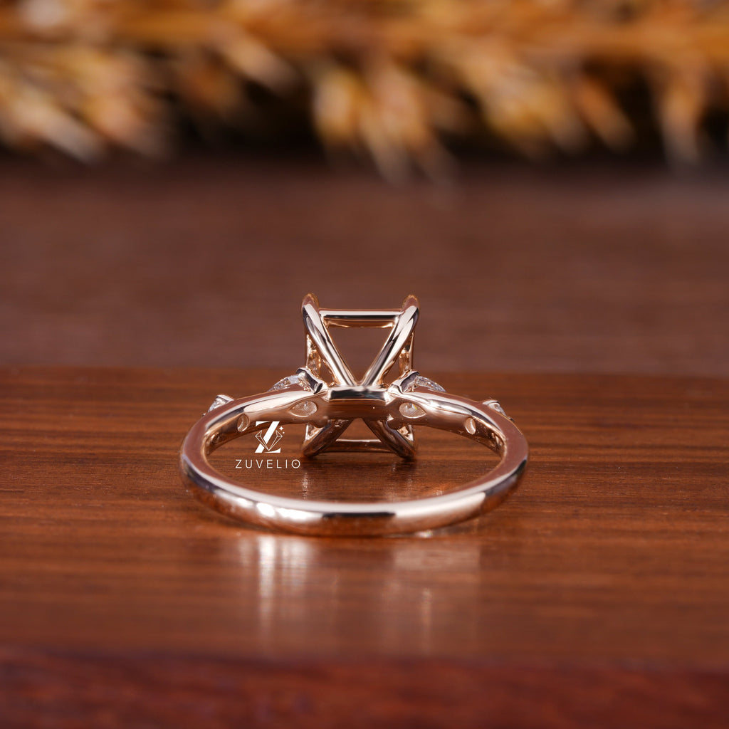 Emerald Semi Mount Diamond Ring