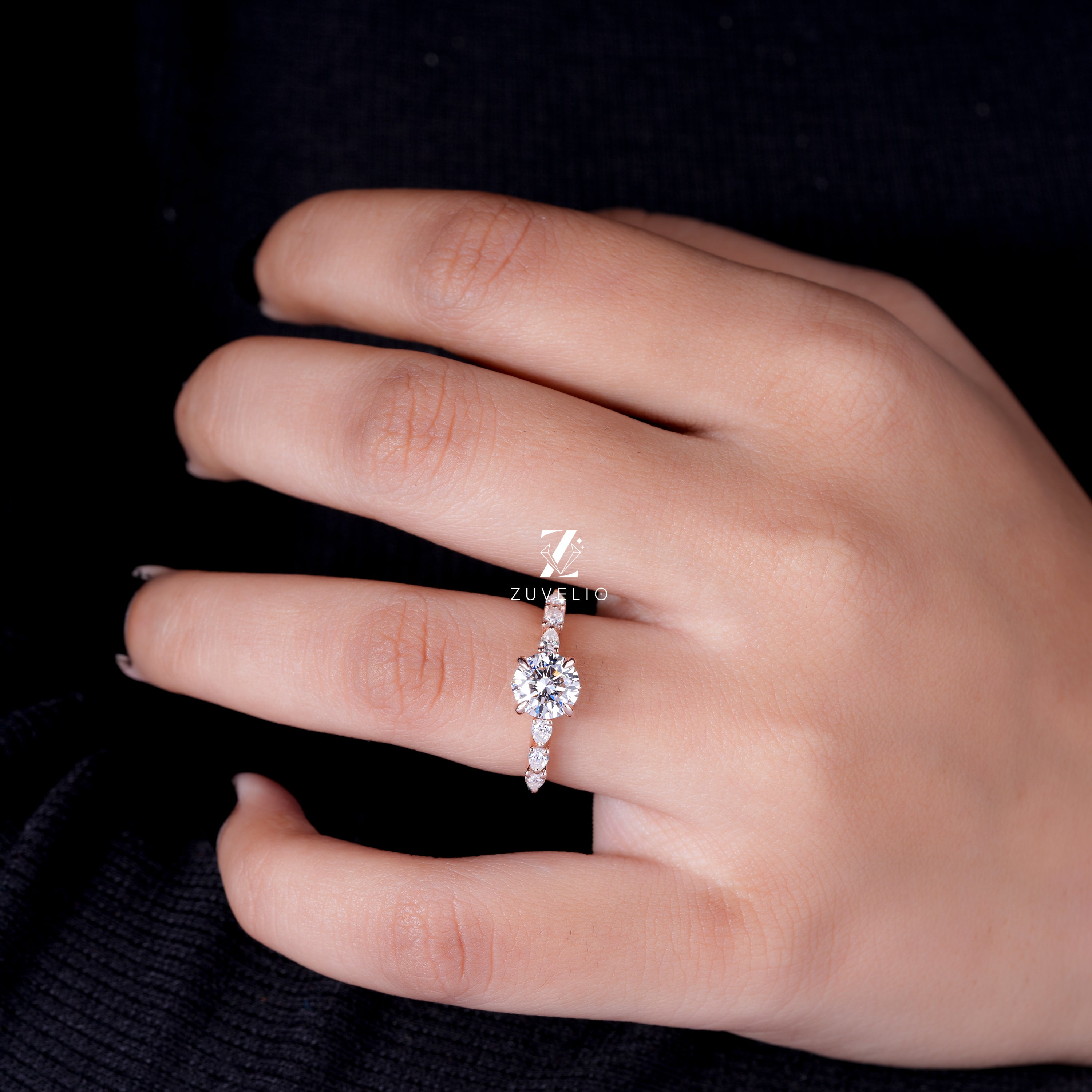 Round Cut Diamond Ring