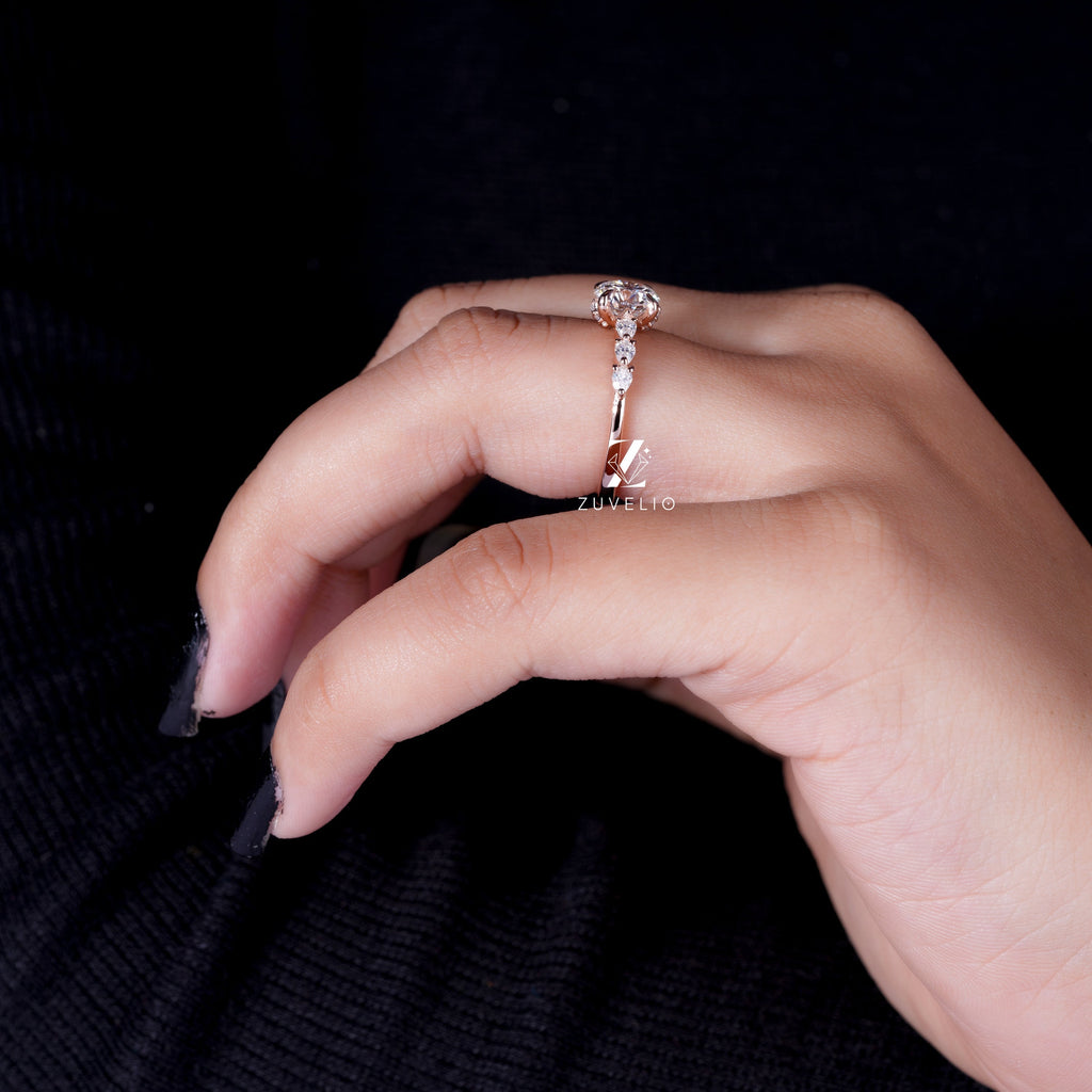 Round Cut Diamond Ring