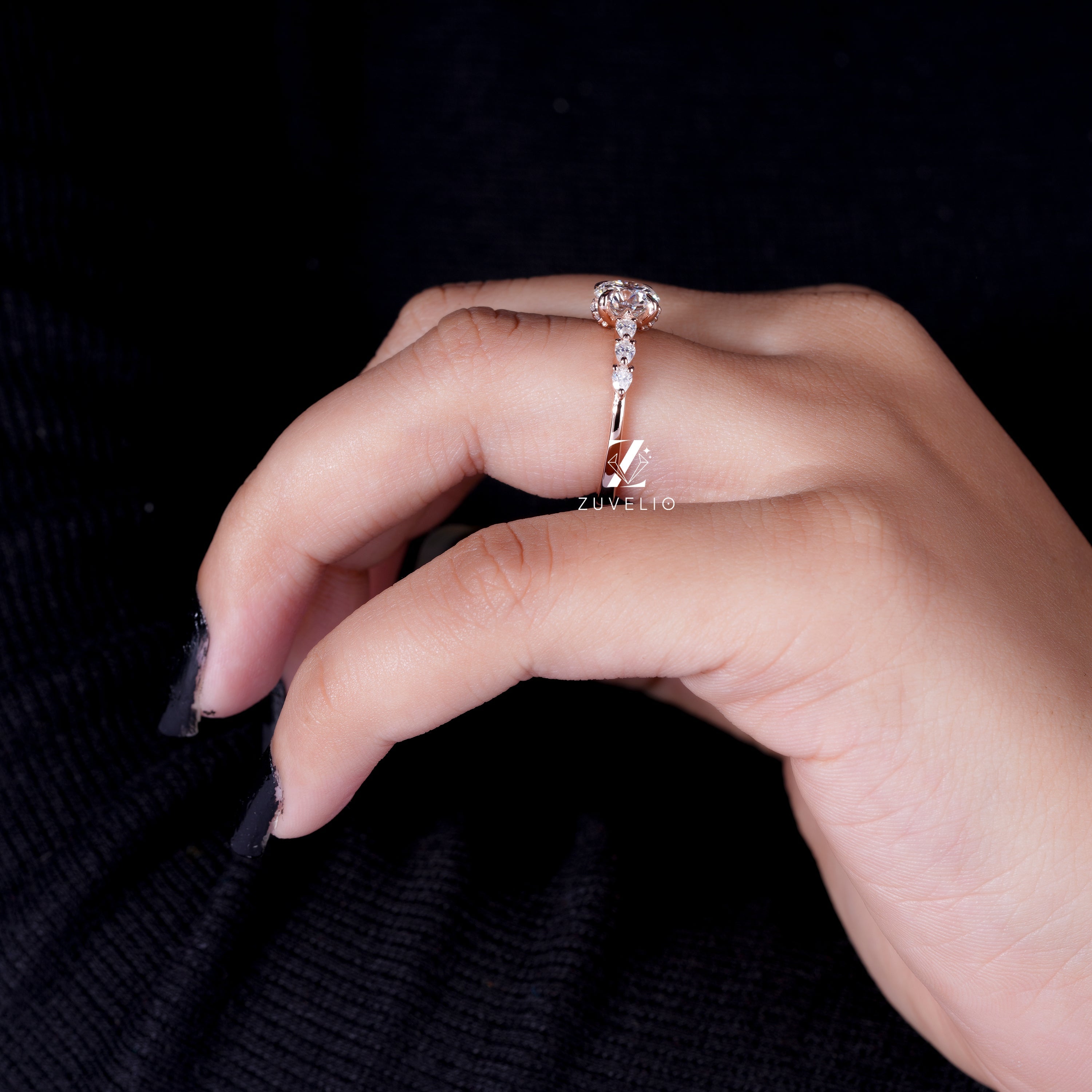 Round Cut Diamond Ring