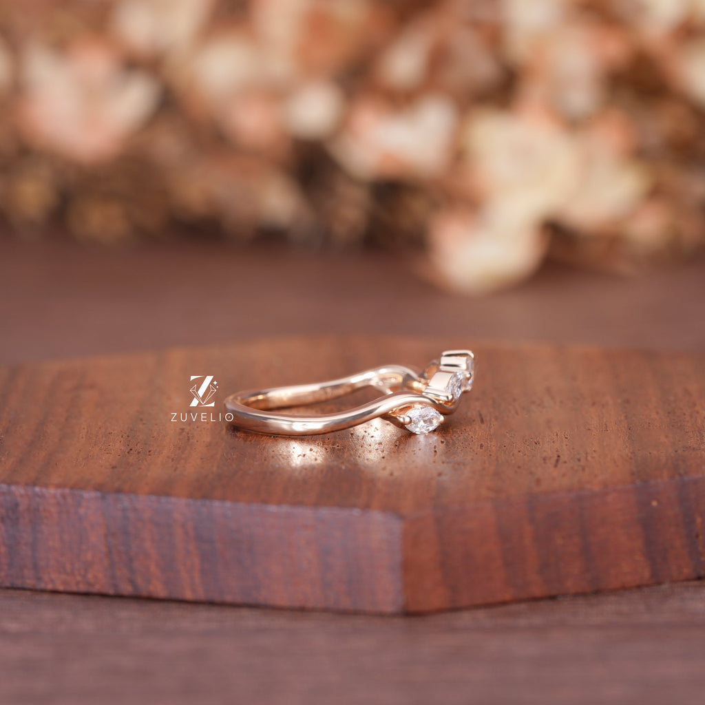 Vintage Curved Diamond Band