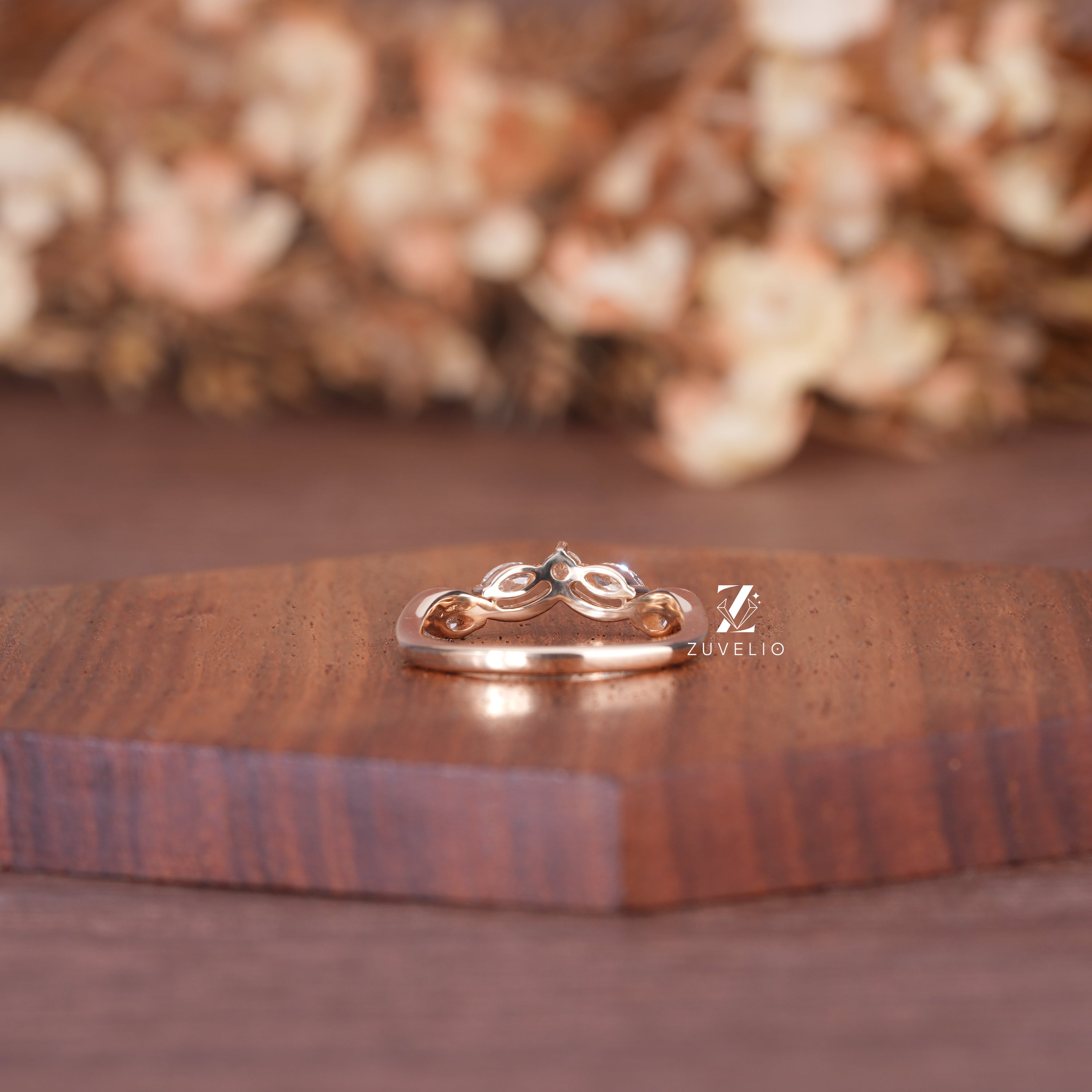 Vintage Curved Diamond Band