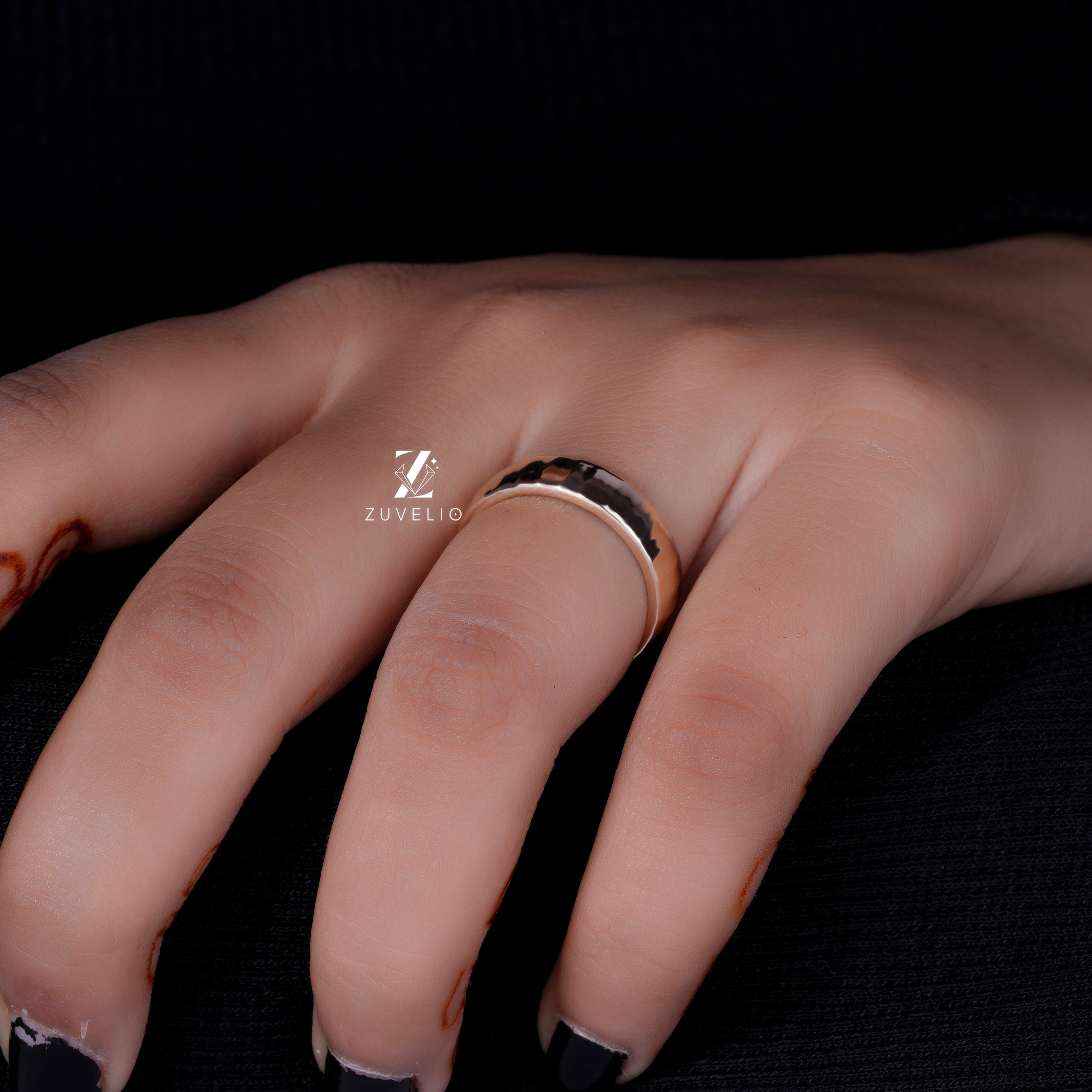 Unisex Textured Gold Band