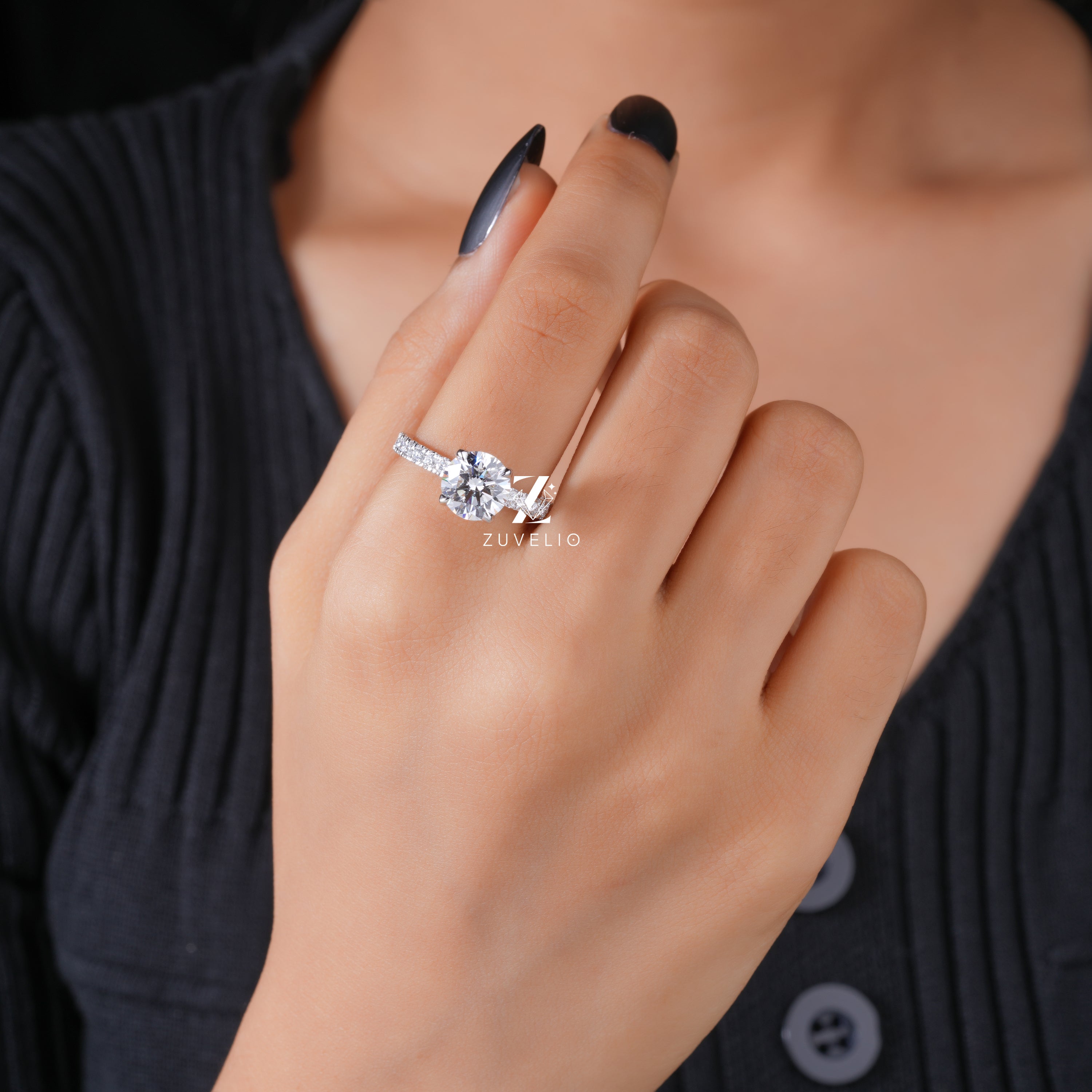 Round  Diamond Engagement Ring - Zuvelio.com