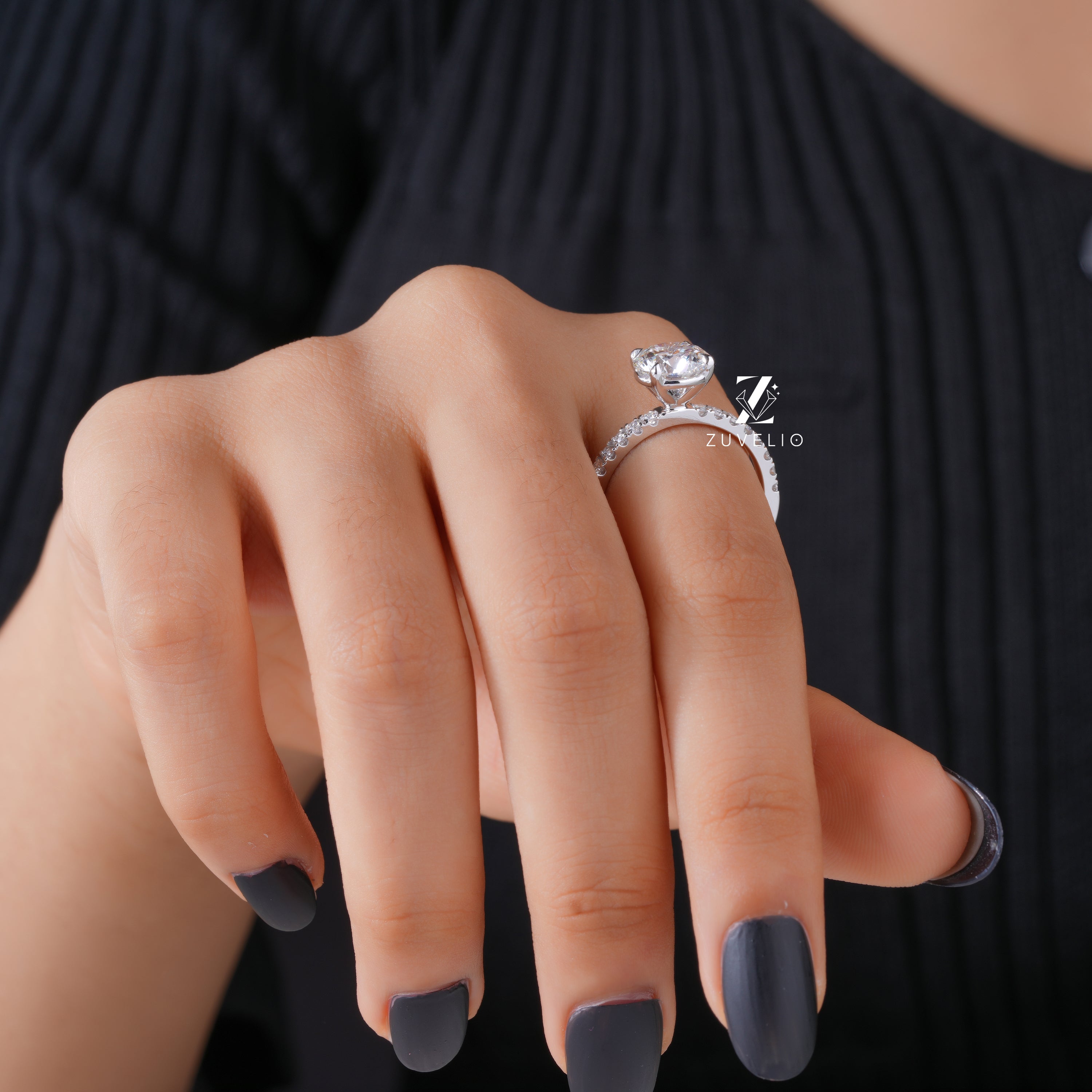 Round  Diamond Engagement Ring - Zuvelio.com