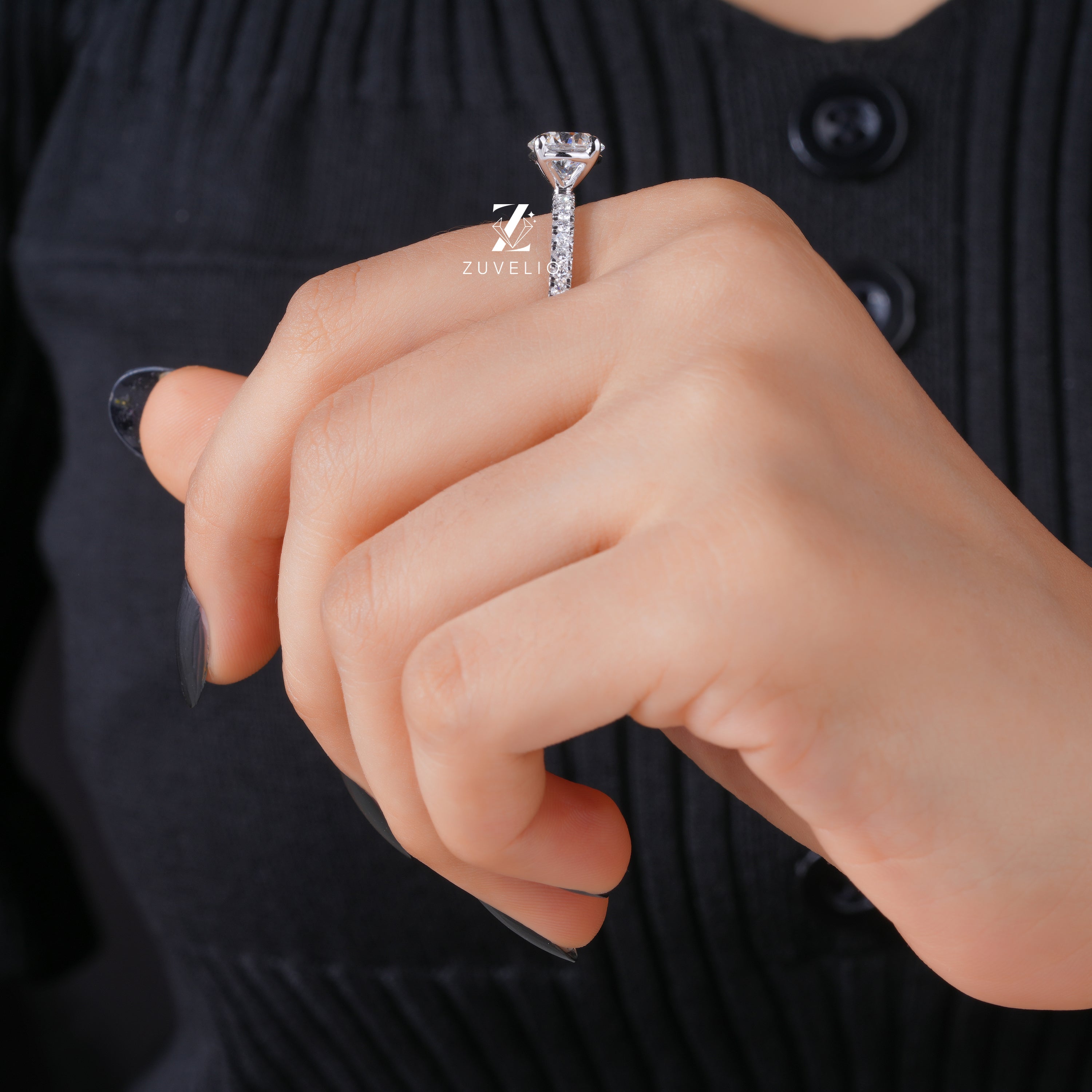 Round  Diamond Engagement Ring - Zuvelio.com